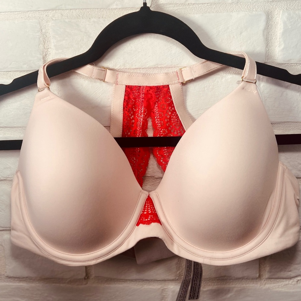 NWT Soma Embraceable Geo Lace
Racerback Lined Underwire Bra 38 C Porcelain #0553